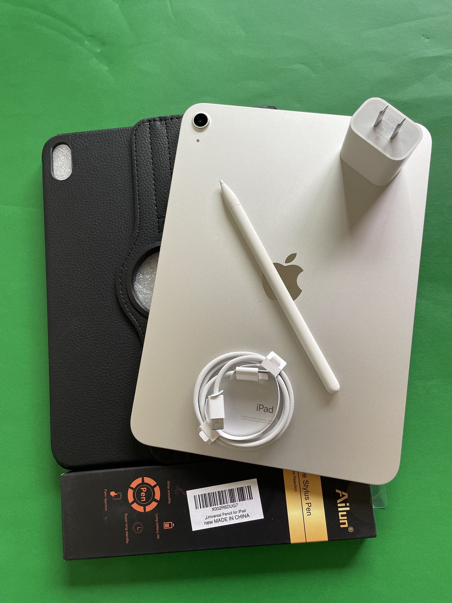 256gb Apple IPad 10th Generation (10.9” Liquid / 2022 model) with pen, keyboard, case & Accessories (warranty 2026)