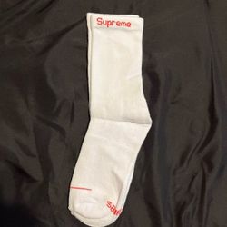 Supreme socks