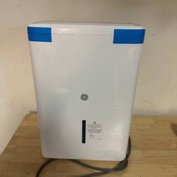 GE 35-Pint Dehumidifier with Smart Dry for Rooms up to 3000 Sq. Ft. in White 