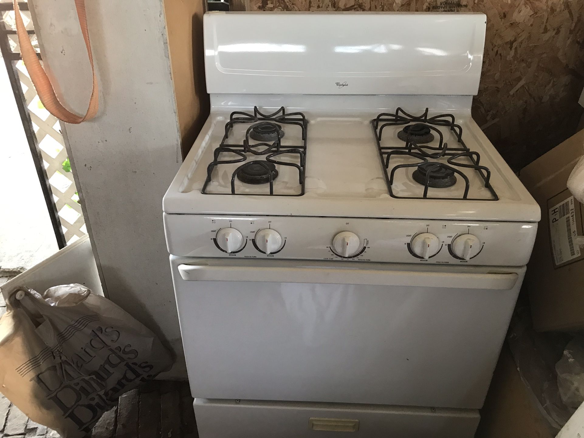Whirlpool Gas Stove  “Clean”