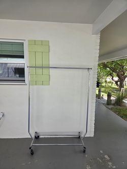 Adjustable, foldable heavy-duty wardrobe rack