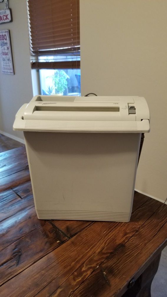 GBC Shredmaster 70S paper shredder