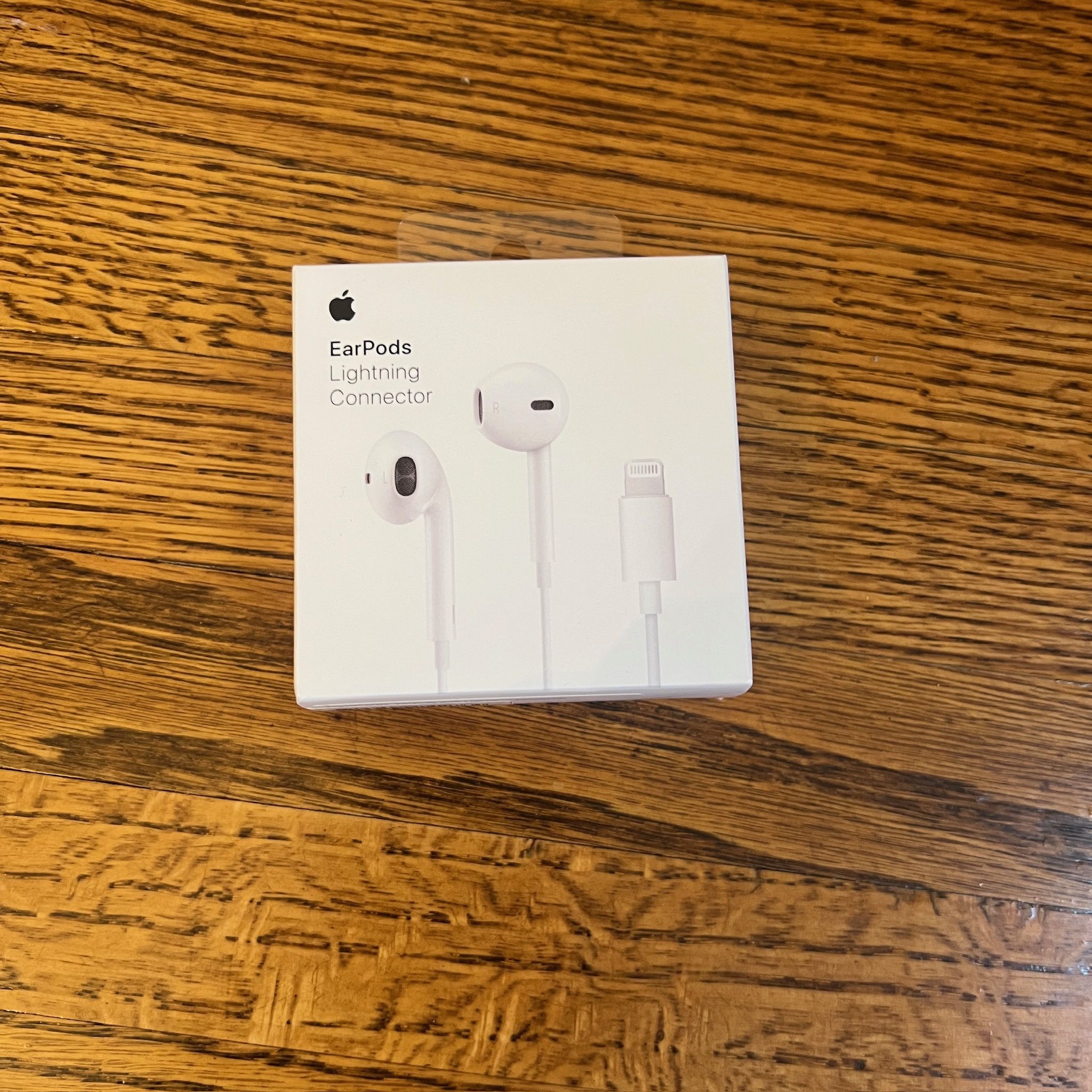 Apple EarPods with lightning cord connection New In Box