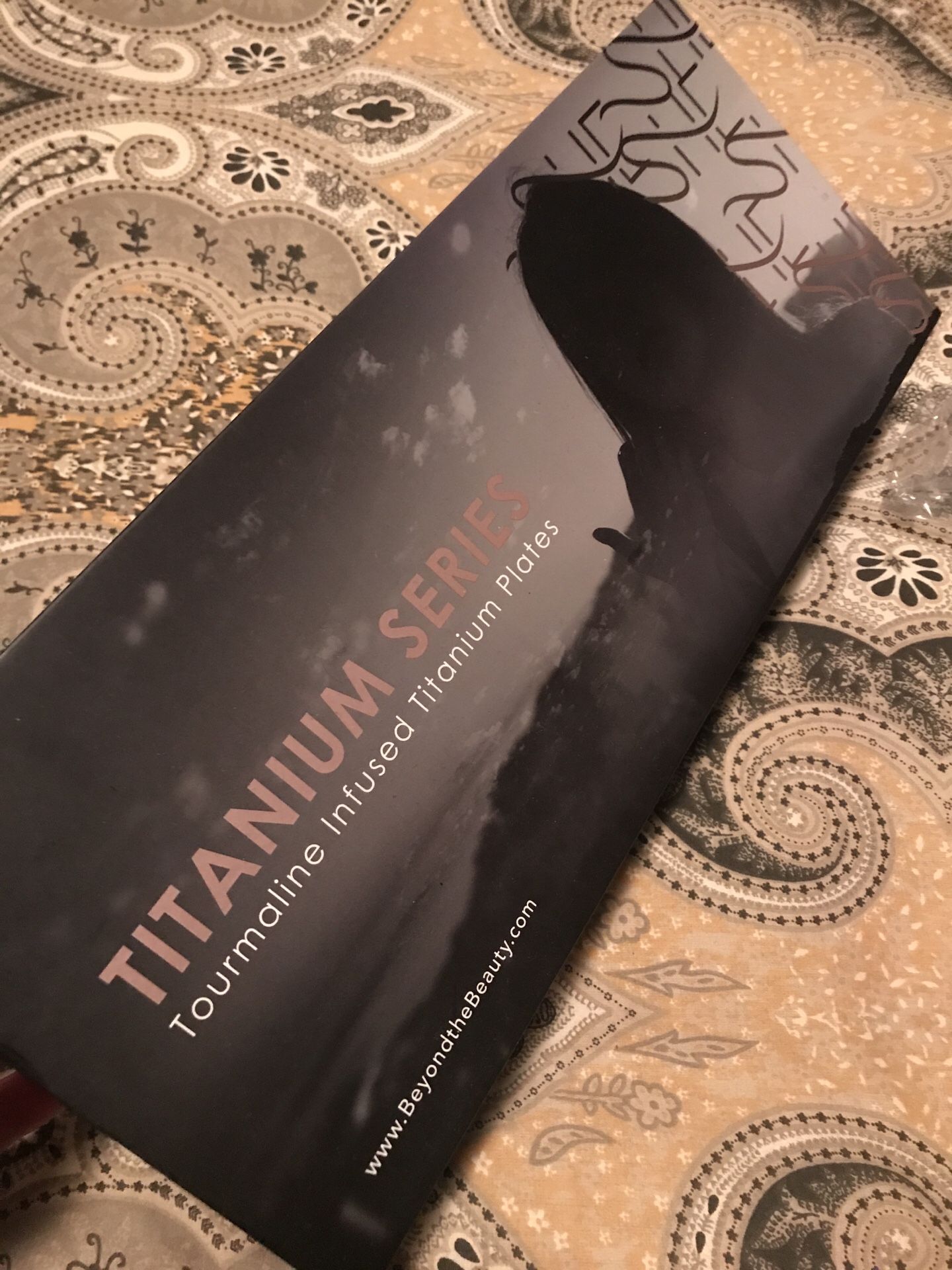 She by beyond the beauty titanium series pro straightnener