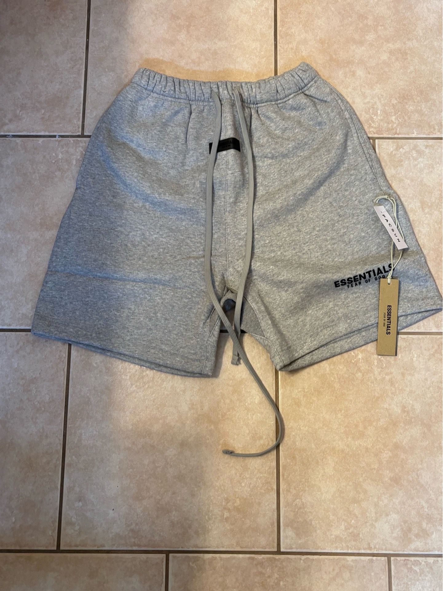 Dark oatmeal essential shorts