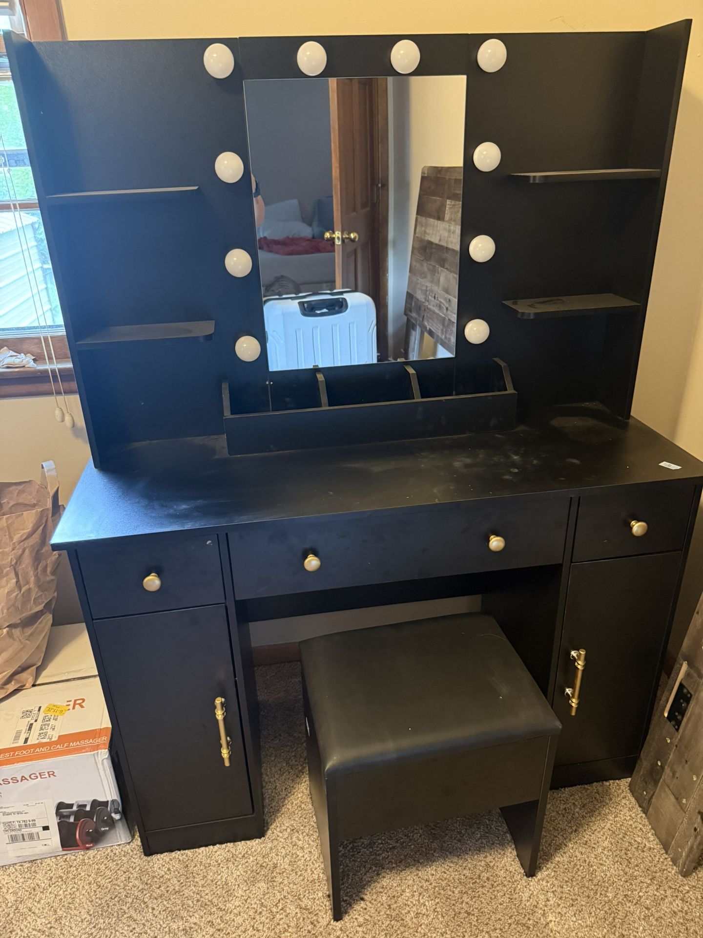 Vanity with Mirror, Lights, & Stool – Needs Cleaning