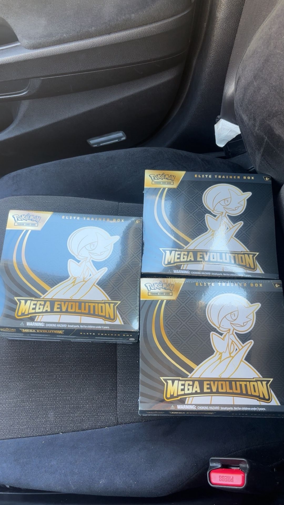 MEGA EVOLUTIONS ETB
