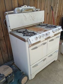 OKEEFE & MERRIT WORKING STOVE