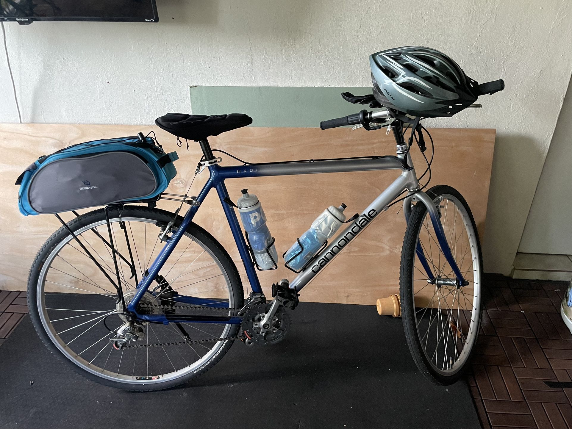 Cannondale H400 Hybrid Bicycle 