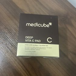 Medikube Deep Vita C Pad – 70 Pads – New & Sealed