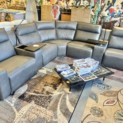 Like New Electric Quad Reclining Sectional Couch 