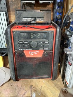 M18 radio/ charger