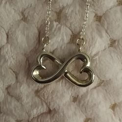 Beautiful 😍 Solid Sterling Silver Infinity ♾️ Loop Necklace! 💞