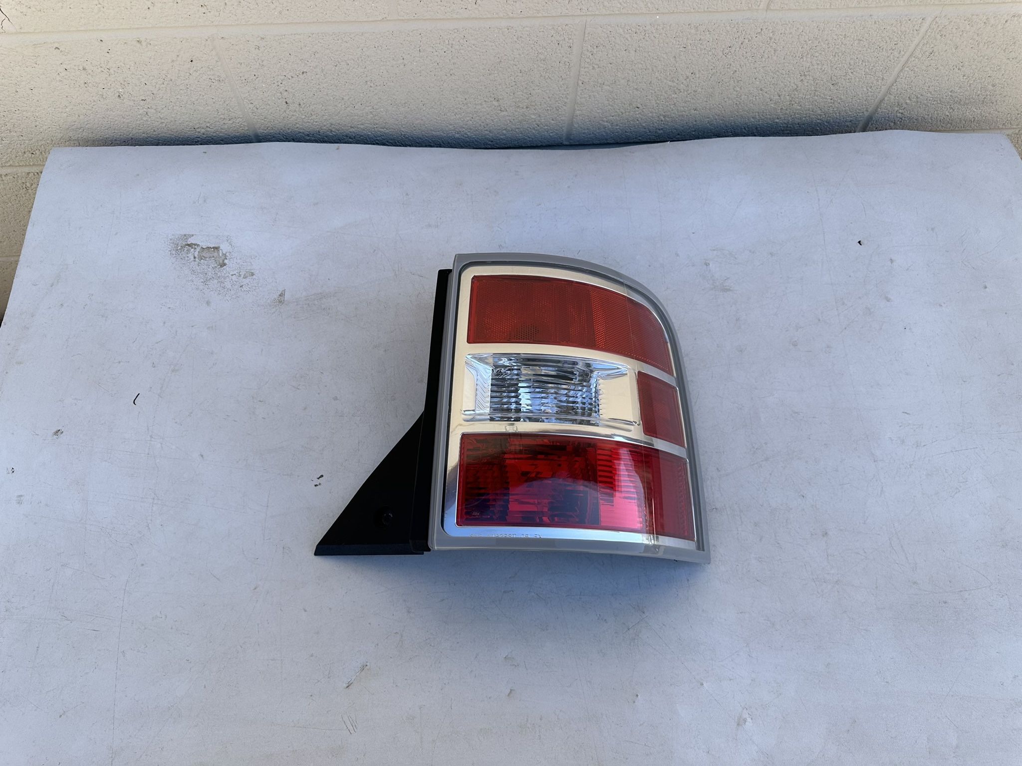 Ford Flex Tail Light 2012 - 2019, Ford Flex Tailight, OEM ORIGINAL Ford Part, passenger side