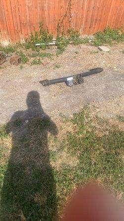 Towing receiver hitch for Chevrolet