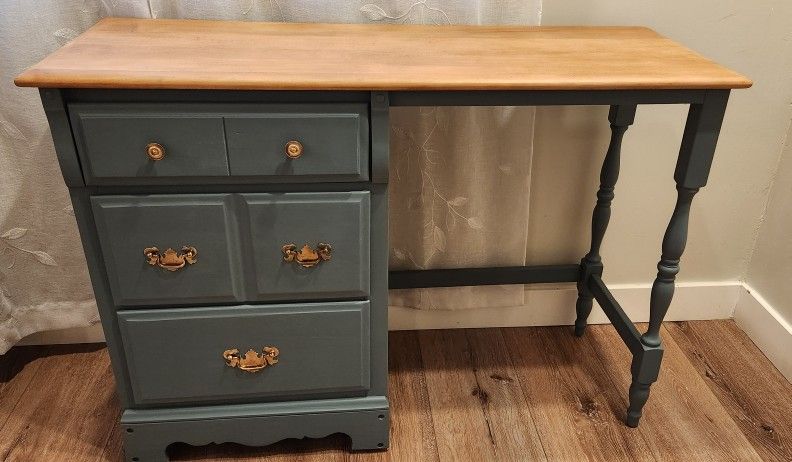 REFURBISHED DESK OBO
