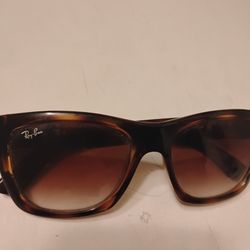 Ray-Ban
RB4194