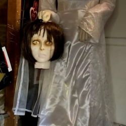 Halloween Headless Bride Animatronic 