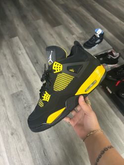 Jordan 4 Retro Thunder