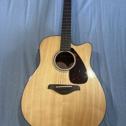 Yamaha Acoustic/electric Guitar. 