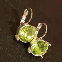 VINTAGE SILVER METAL LIME GREEN RHINESTONE PERIDOT GEMSTONE CHANDELIER EARRINGS