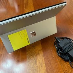 Surface Pro 6 Model 1796- Intel Core i7-8650U, 16GB RAM, 500GB SSD