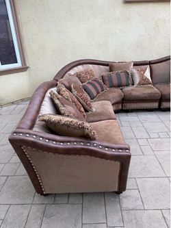 Sectional sofa couch with pillows