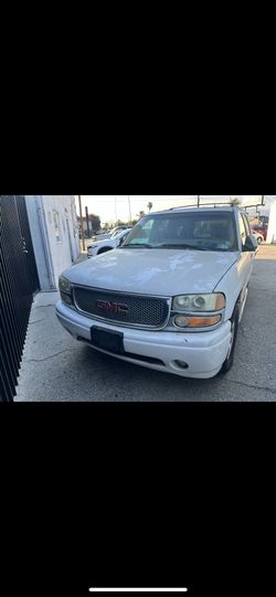 2000 Yukon Denali 1500 For Parts Only