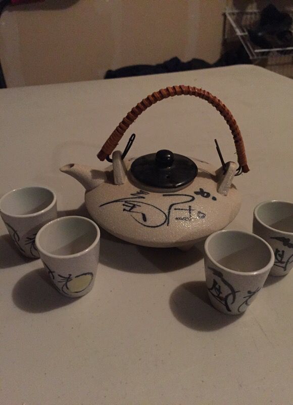 Vintage Tea/Sake Set