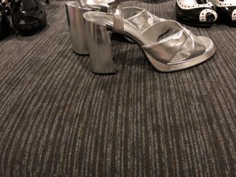 Sz 8 women’s shoes