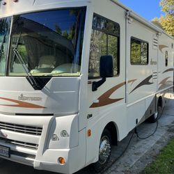 2008 Winnebega Sightseer 26P