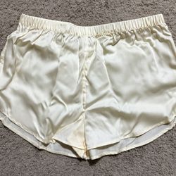 ettitude Sateen Sleep Shorts Vanilla M Women Regular Size Solid Pattern Elastic