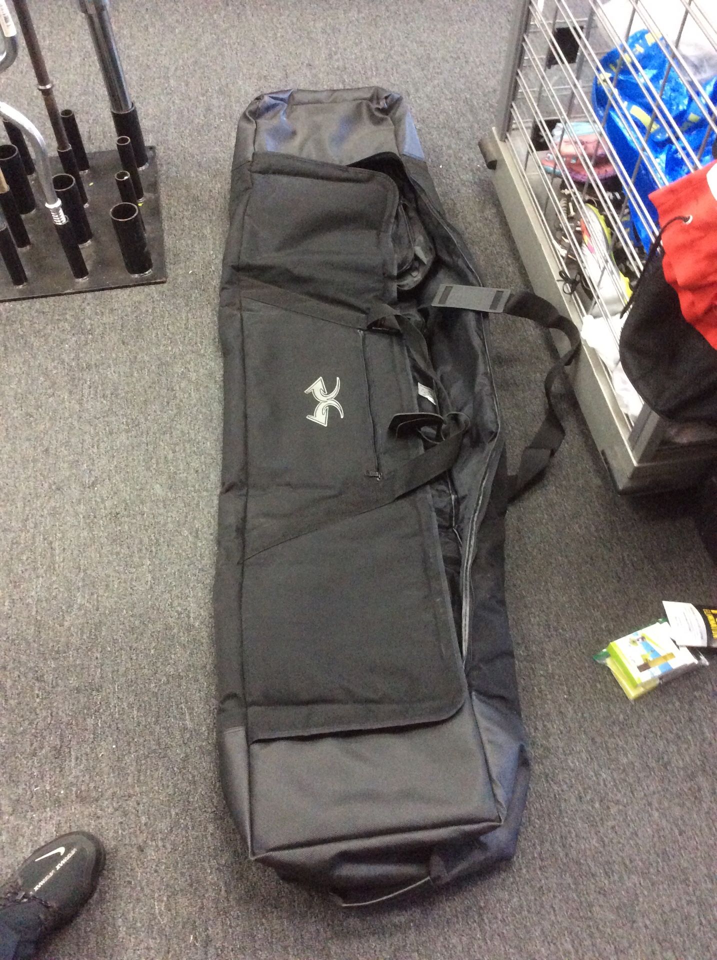 Heavy Duty Wheeled & Padded Snowboard bag by Pipergear , great Condition - Pick up only - Price Firm