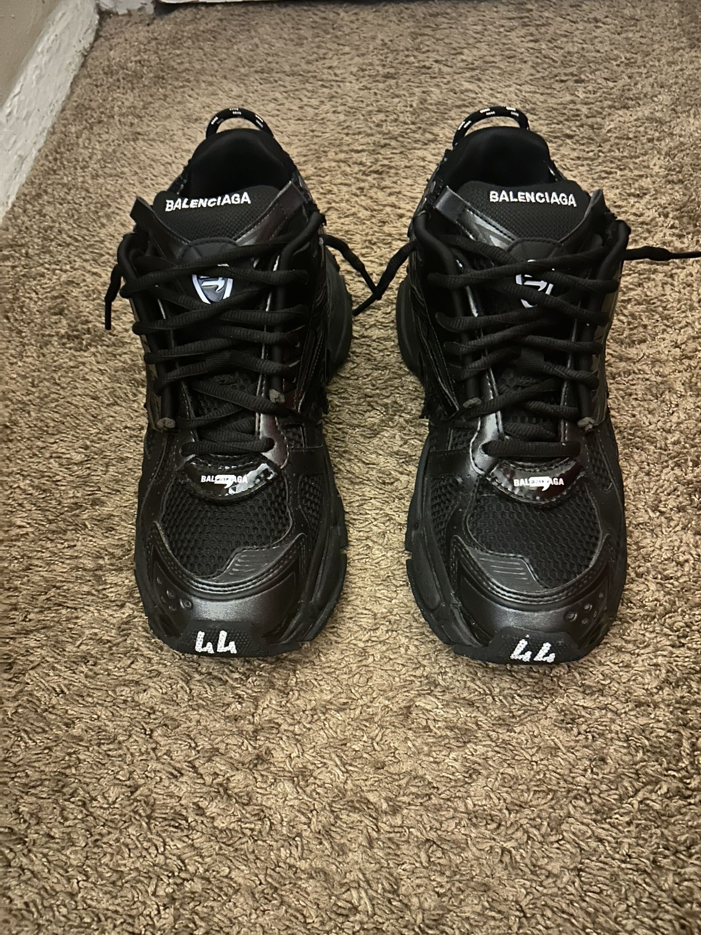 Balenciaga runners size 44