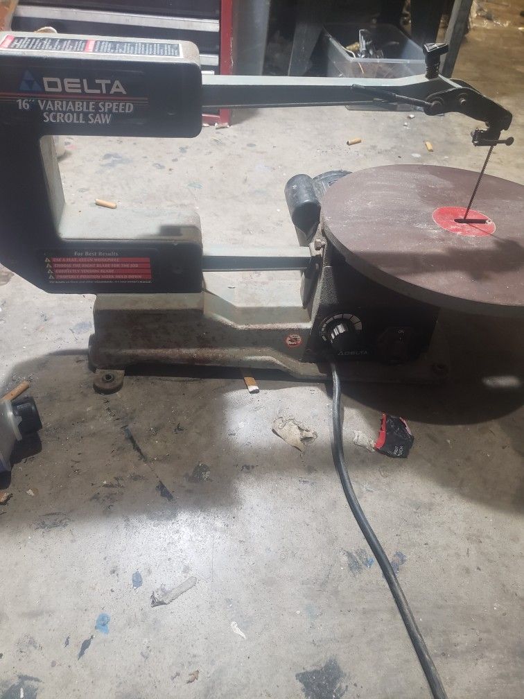 DELTA 16in. Variable Speed Scroll Saw