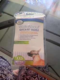 Four Paws, Walk-About quick fit muzzle,  black, XXS