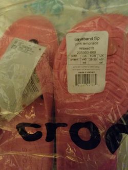 Brand New Pink 🩷 Women's Crocs Size 8