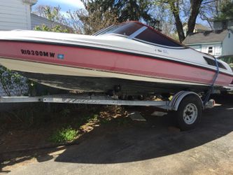 1992 Chaparral Boat