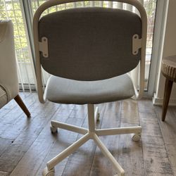 Swivel chair ,light grey