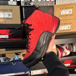 Reverse Flu Game 12 Size 10 $120 