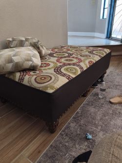 Multicolor/leather oversized ottoman