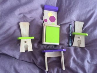 Melissa and Doug dollhouse furniture pen for size scale