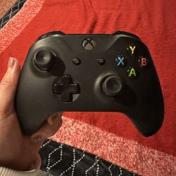 Used Xbox Wireless Controller (Black)
