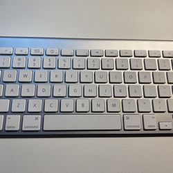 Apple Magic Keyboard (2017 Version) Very Good Condition.