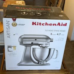 Artisan 5qt. Mixer New