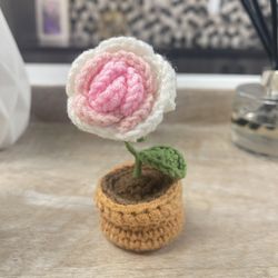 Hand crochet pink rose flowerpot (out of stock)