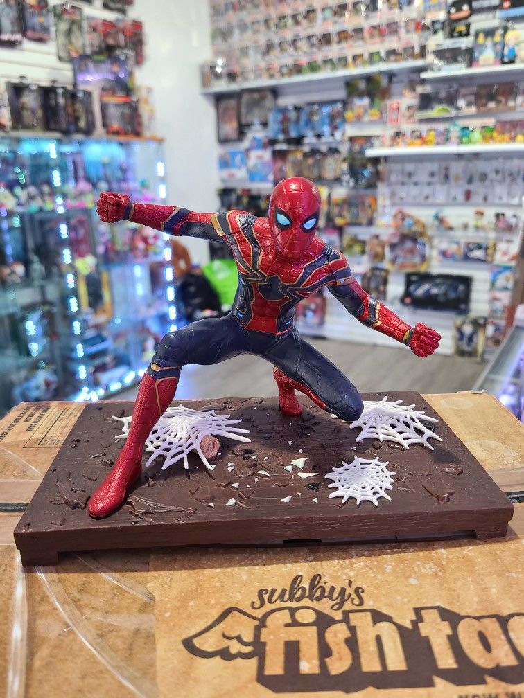 Marvel Spider-Man Far From Home 2020 Diamond Gallery PVC Diorama Statue 