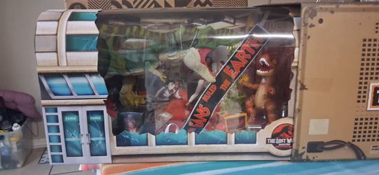 Jurassic World Hammond Collection "Tyrannosaurus Rex Covention Crasher"