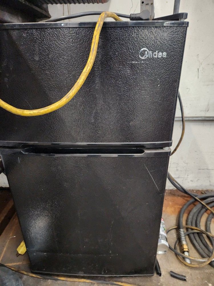 Mini Fridge Need Gome 