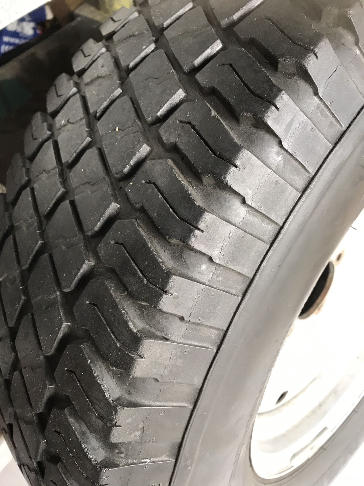 Ford F-150 spear tire rim is size —265/75/16 -$40 - (1) tire